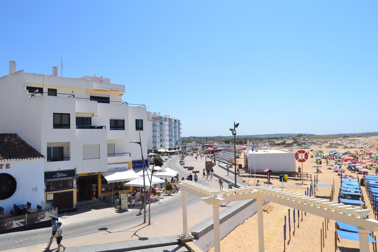 Apartamento Pe Na Areia, Armação de Pêra Екстериор снимка